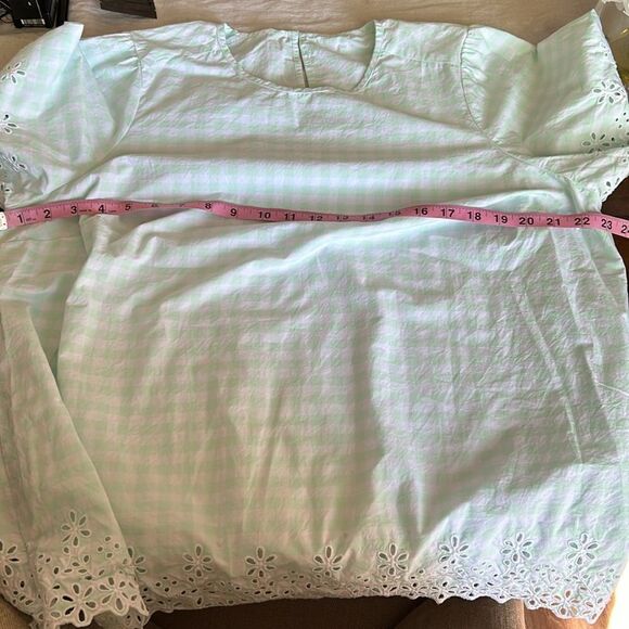 Draper James blouse impeccable size 1x light checked green and white - Picture 10 of 11